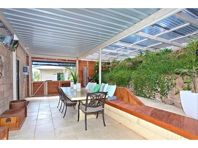9 Warenda Road, Clare SA 5453