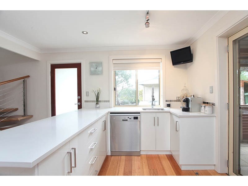 Warenda Rd, Riesling Trail and Clare Valley Cottages, Clare SA 5453