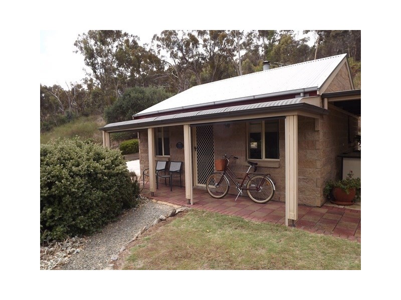 Warenda Rd, Riesling Trail and Clare Valley Cottages, Clare SA 5453