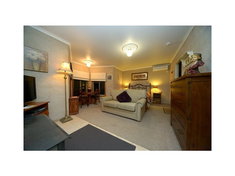 Warenda Rd, Riesling Trail and Clare Valley Cottages, Clare SA 5453
