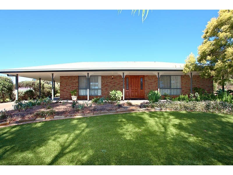 24 Henry Street, Clare SA 5453