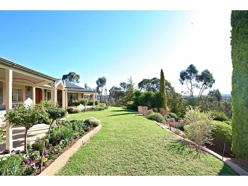 6 Waller Drive, Clare SA 5453