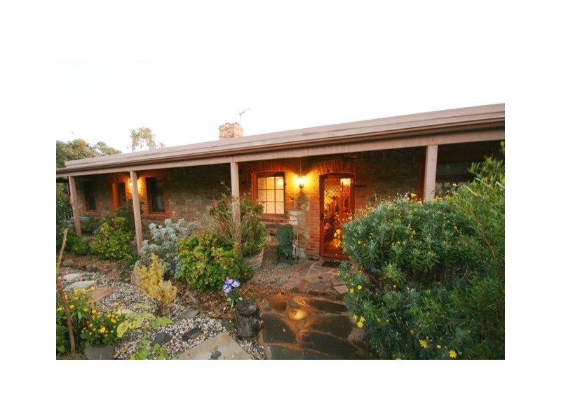 8 Ayers Street, Burra SA 5417