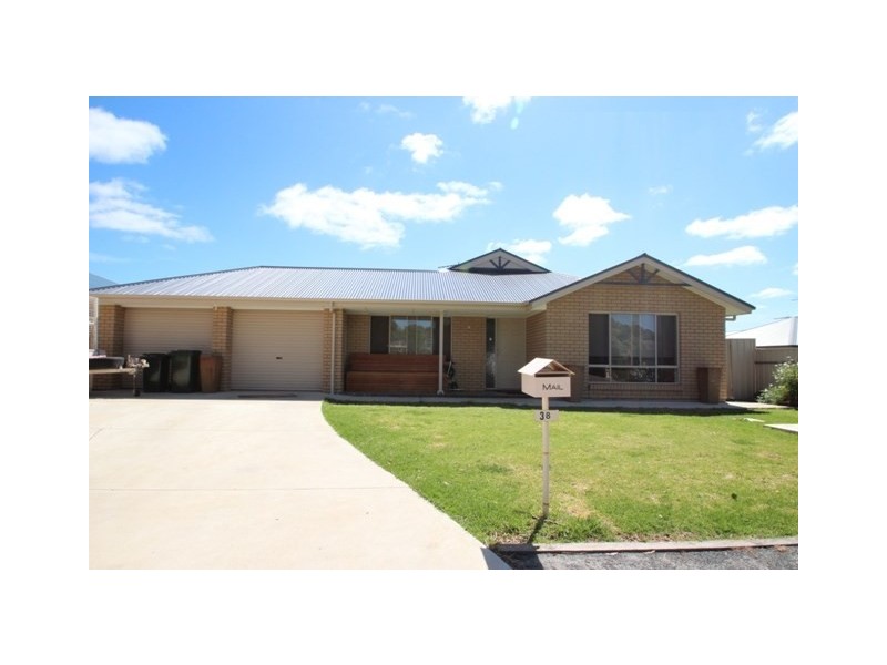 38 Masters Street, Riverton SA 5412