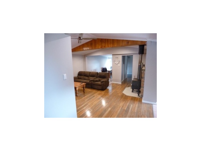 2 Earle Street, Pine Point SA 5571