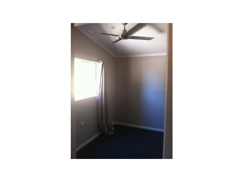 2 Earle Street, Pine Point SA 5571