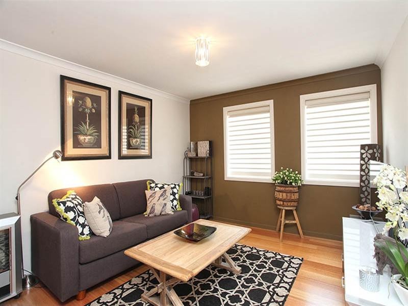 9 Warenda Road, Clare SA 5453