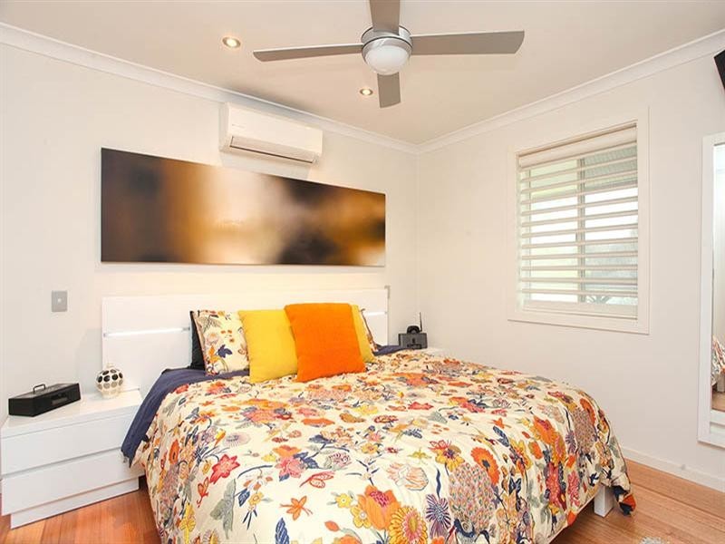 9 Warenda Road, Clare SA 5453