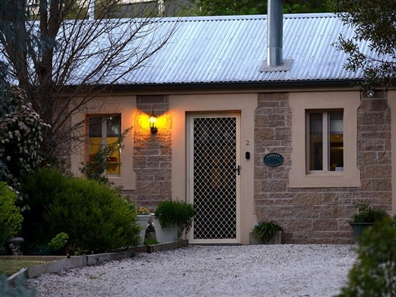 9 Warenda Road, Clare SA 5453
