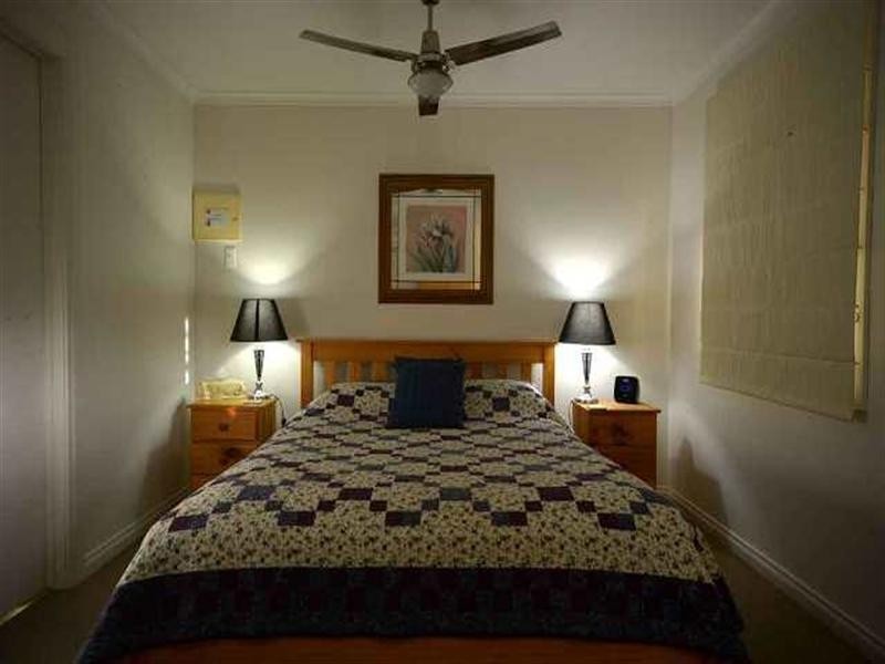 9 Warenda Road, Clare SA 5453