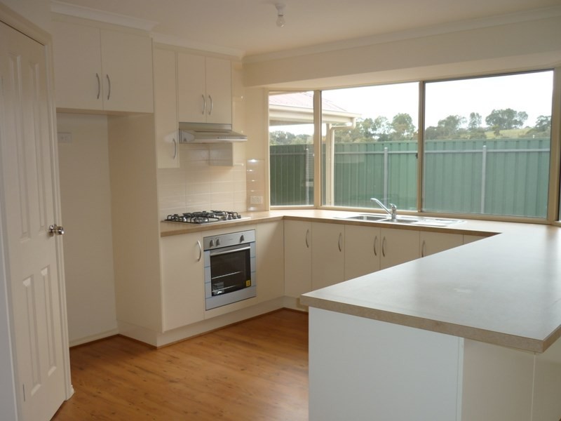 11 Pandappa Drive, Clare SA 5453