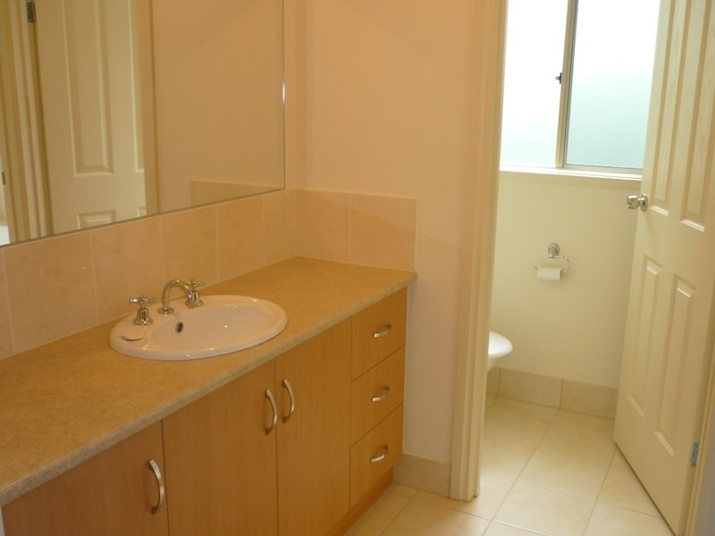 11 Pandappa Drive, Clare SA 5453