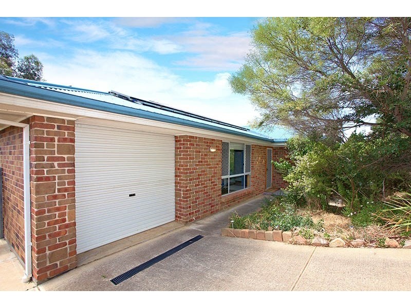 8 East View Street, Clare SA 5453