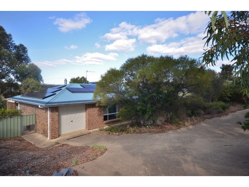 8 East View Street, Clare SA 5453