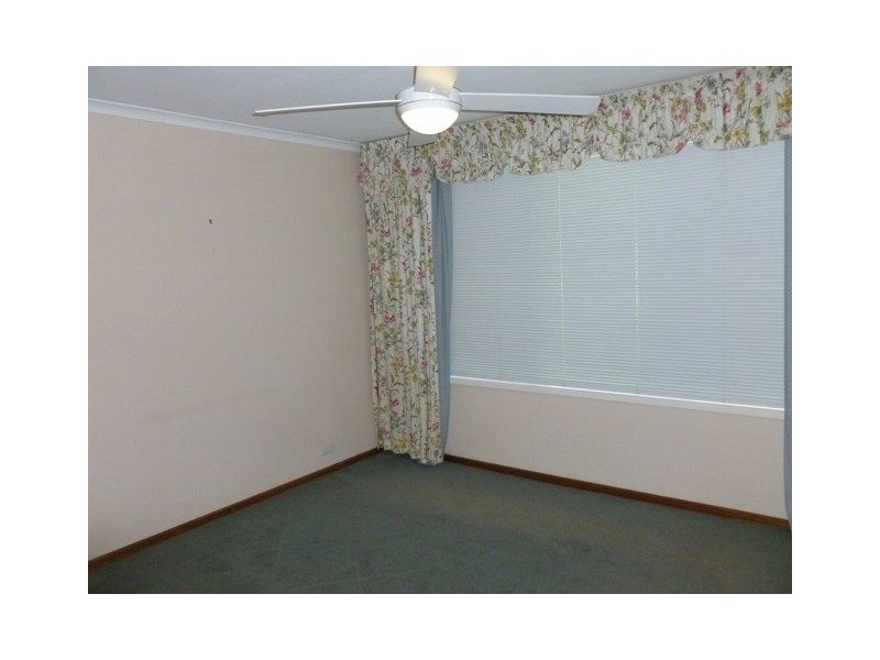 9 Beare Street, Clare SA 5453