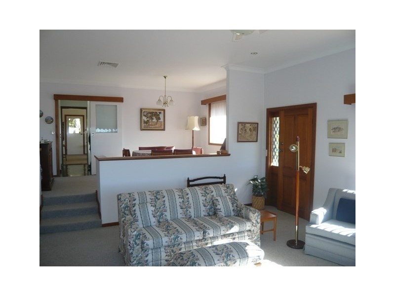 6 Michael Court, Clare SA 5453