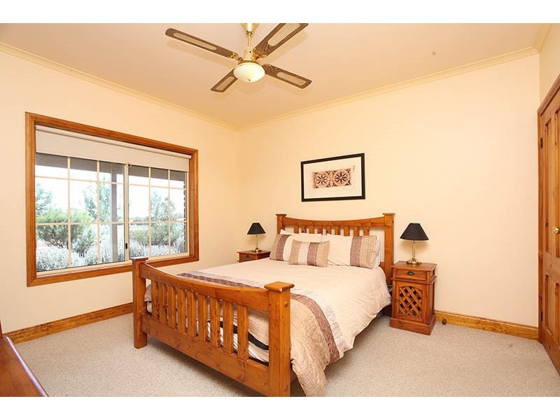 105 Stradbrooke Road, Clare SA 5453