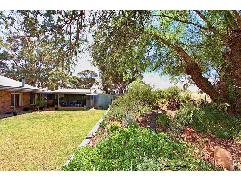 105 Stradbrooke Road, Clare SA 5453