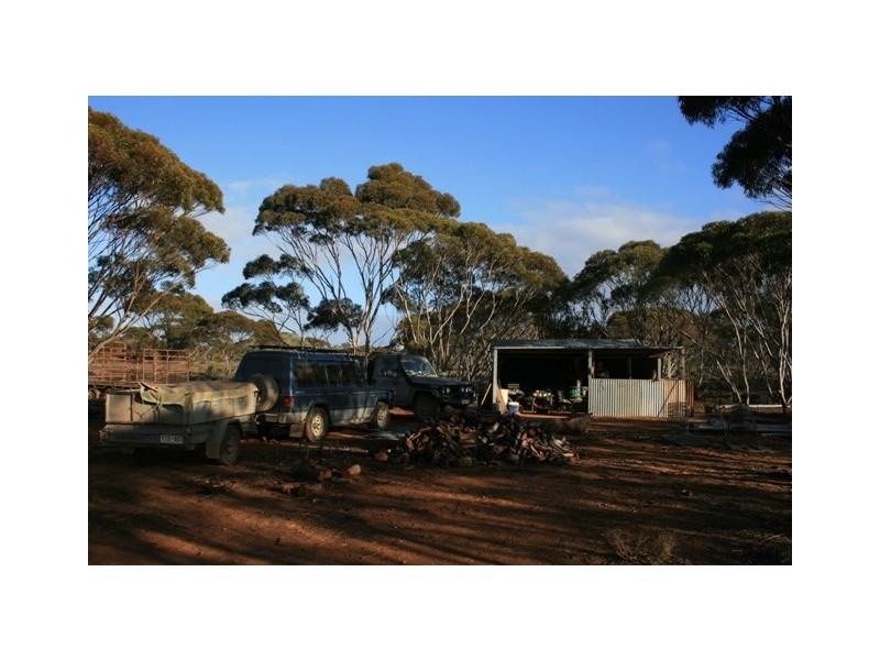 Secs on Pipeline Road, Robertstown SA 5381