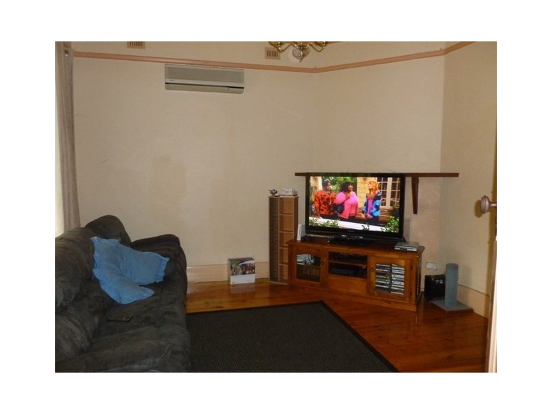 32 Jonathan Street, Clare SA 5453