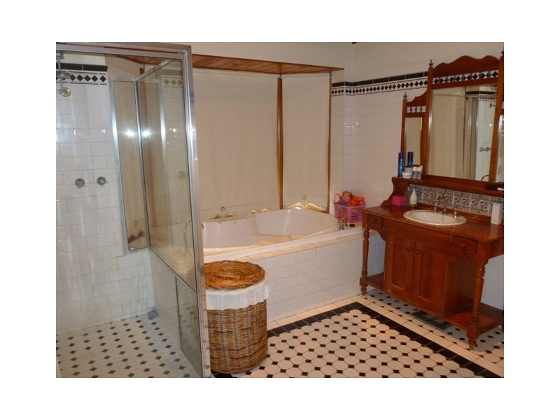 32 Jonathan Street, Clare SA 5453