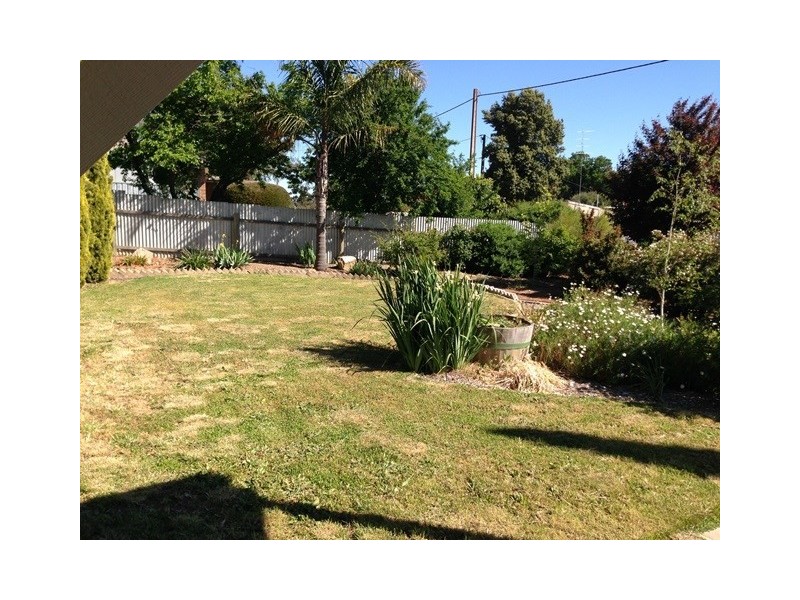 11A Guilford Street, Clare SA 5453
