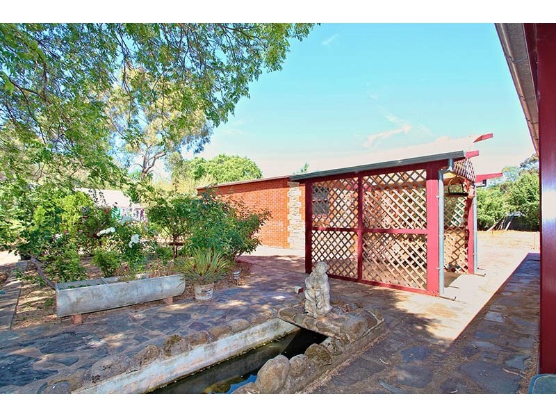 2 Jessie Street, Clare SA 5453