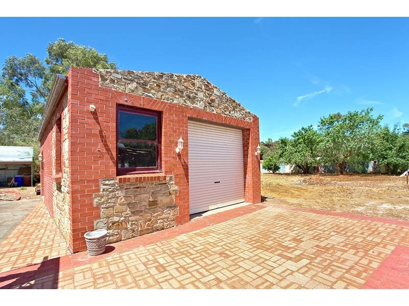 2 Jessie Street, Clare SA 5453