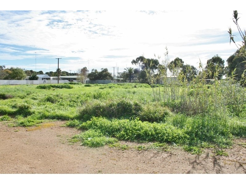 14-16 South Terrace East, Snowtown SA 5520