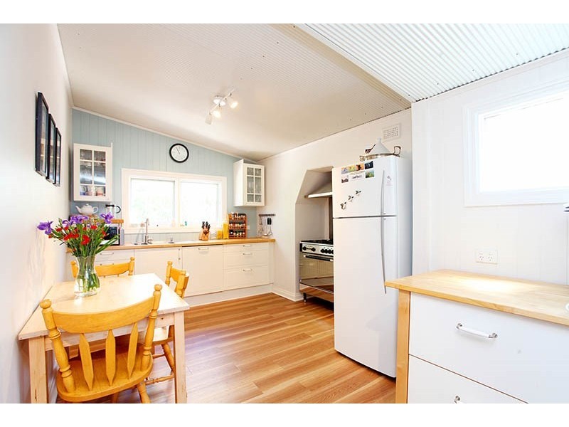 1 Bright Street, Clare SA 5453