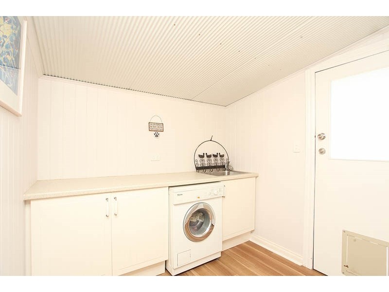 1 Bright Street, Clare SA 5453