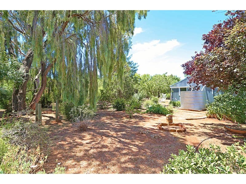 22 Port Road, Auburn SA 5451