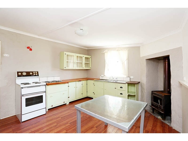 15 Quarry Street, Burra SA 5417