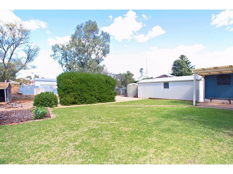 8 Ralli Street, Balaklava SA 5461