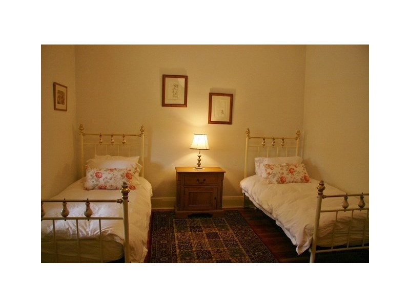 18 Wendouree Road, Clare SA 5453