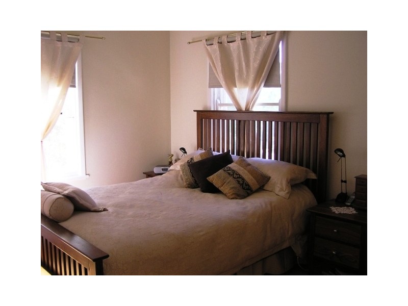 1 Stanley Place, Clare SA 5453