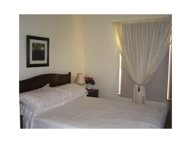 1 Stanley Place, Clare SA 5453