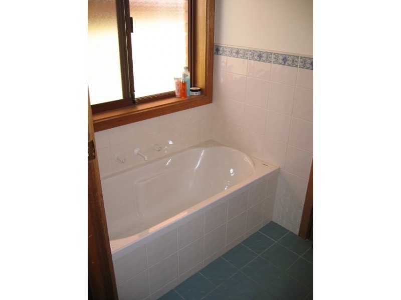 17A Beare Street, Clare SA 5453