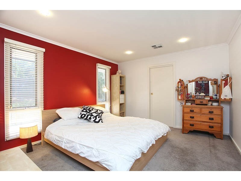 7 Beare Street, Clare SA 5453