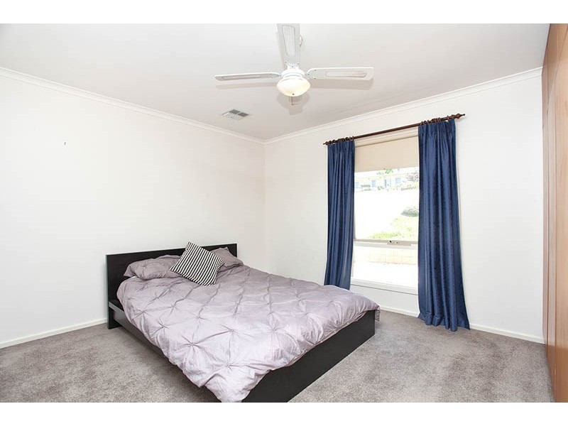 7 Beare Street, Clare SA 5453