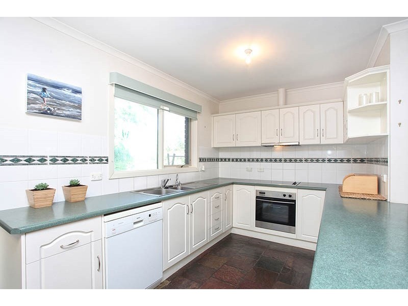 7 Beare Street, Clare SA 5453