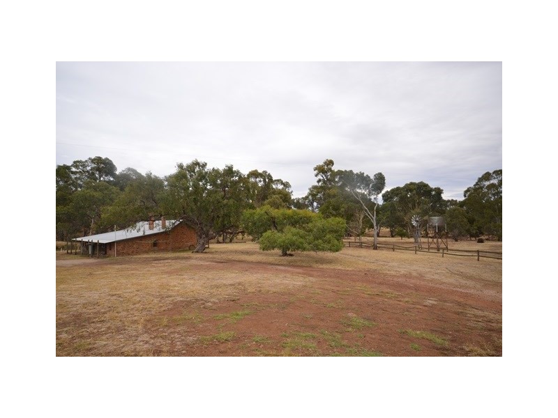 “Brooklyn” Brooklyn Road, Melrose SA 5483