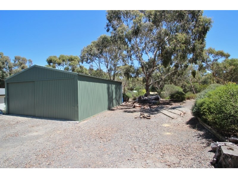 8 Adelaide North Road, Watervale SA 5452