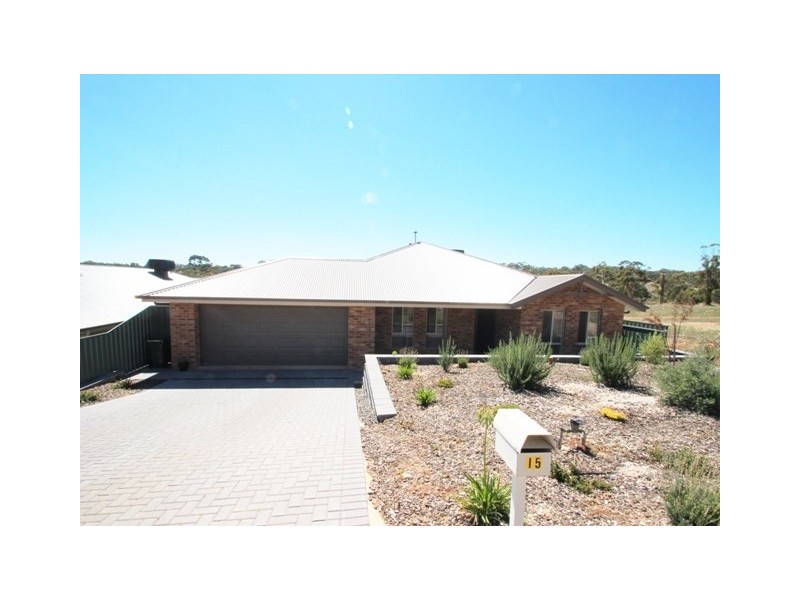 15 Tamblyn Street, Clare SA 5453