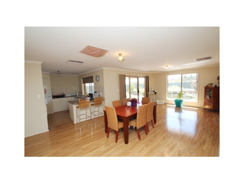 15 Tamblyn Street, Clare SA 5453