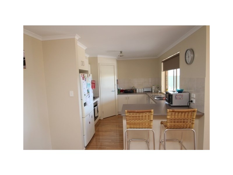 15 Tamblyn Street, Clare SA 5453