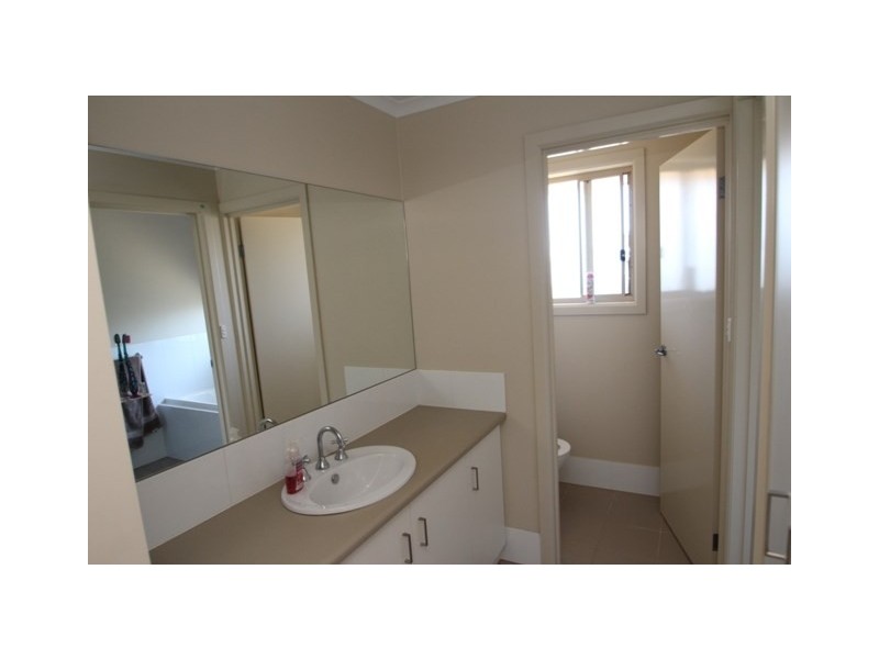 15 Tamblyn Street, Clare SA 5453