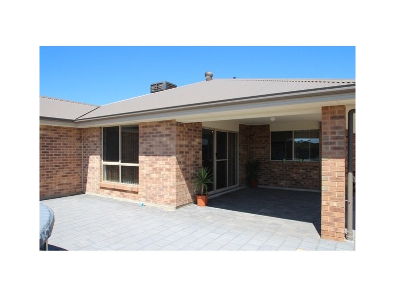 15 Tamblyn Street, Clare SA 5453