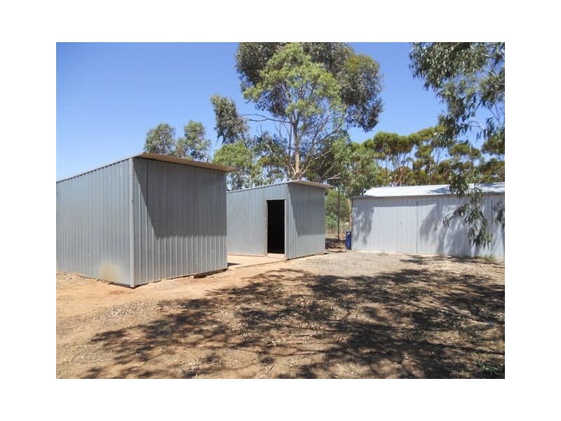 18 Goward Road, Owen SA 5460