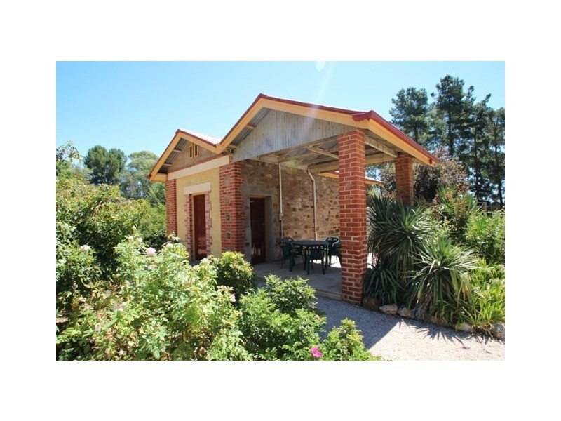 8 Copper House Street, Burra SA 5417